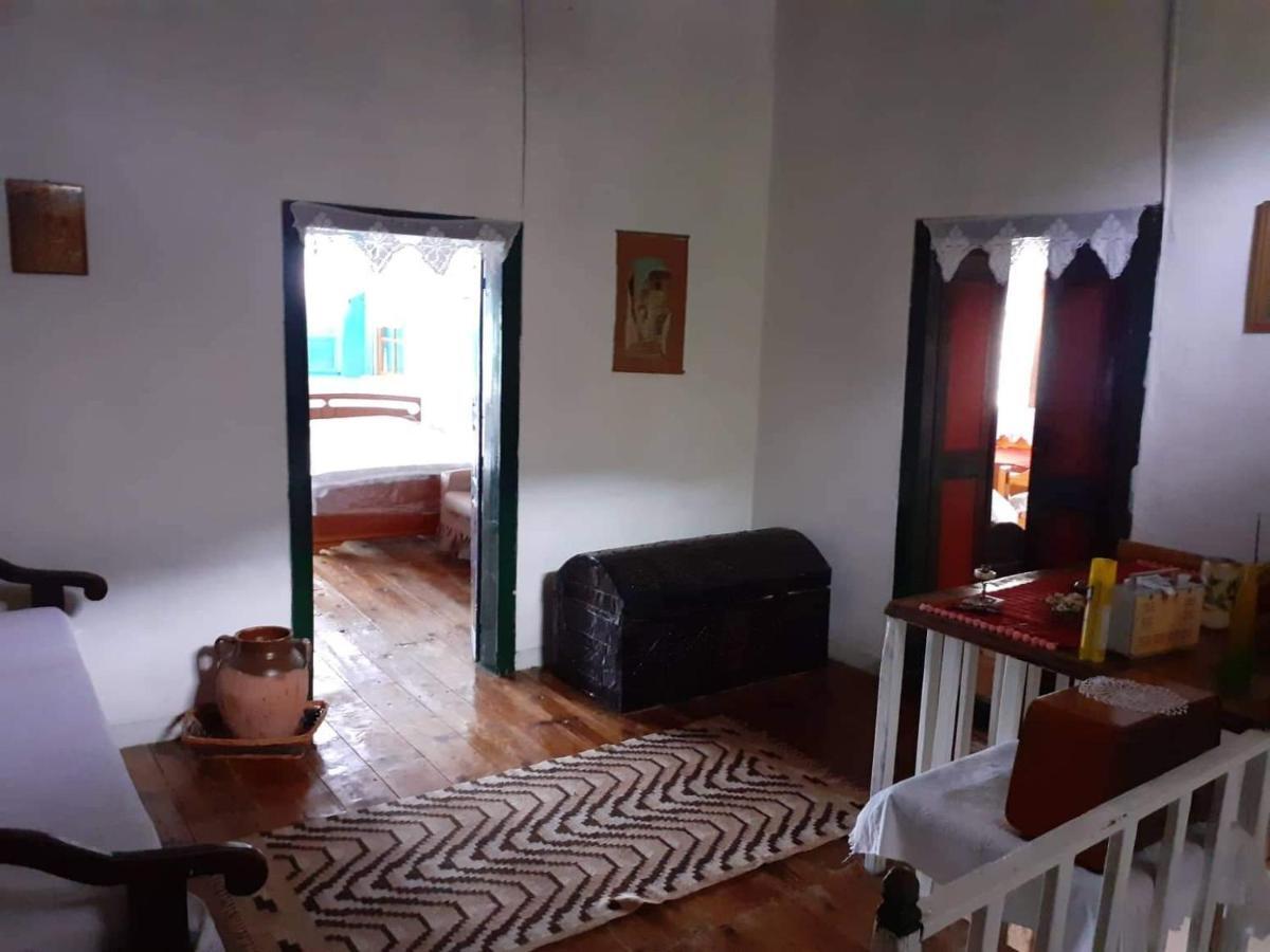 Traditional Guesthouse Përmet Esterno foto